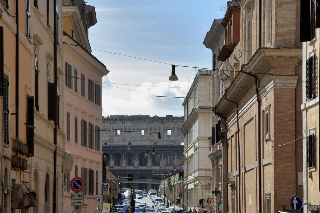 Daplace - Hqh Colosseo Rome Bilik gambar